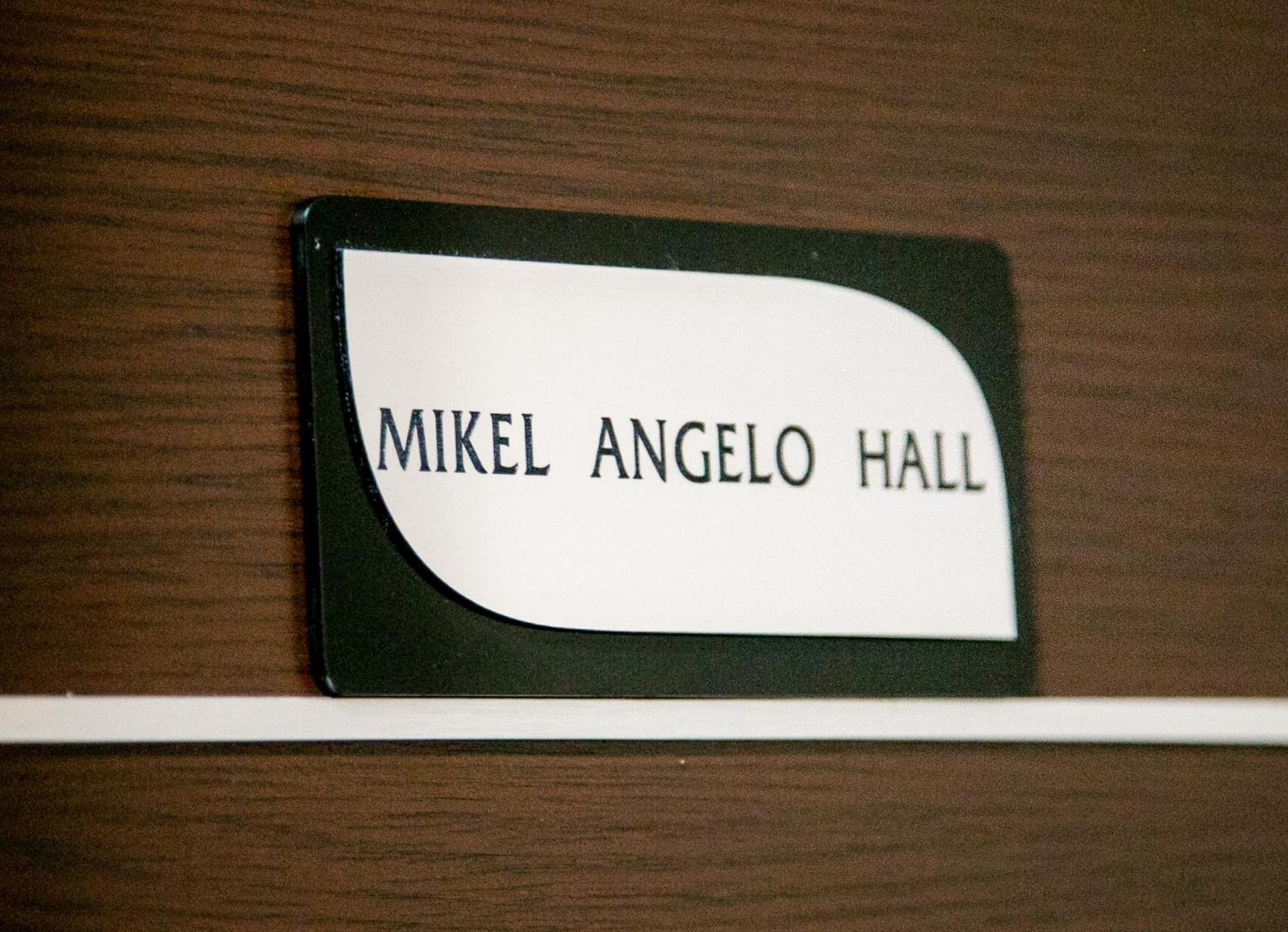 Mikel Angelo Hall Serres Extérieur photo